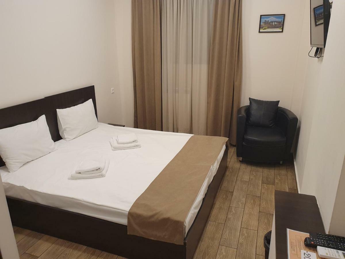 5 Rooms Mini-Hotel & Tours Erevan Exterior foto
